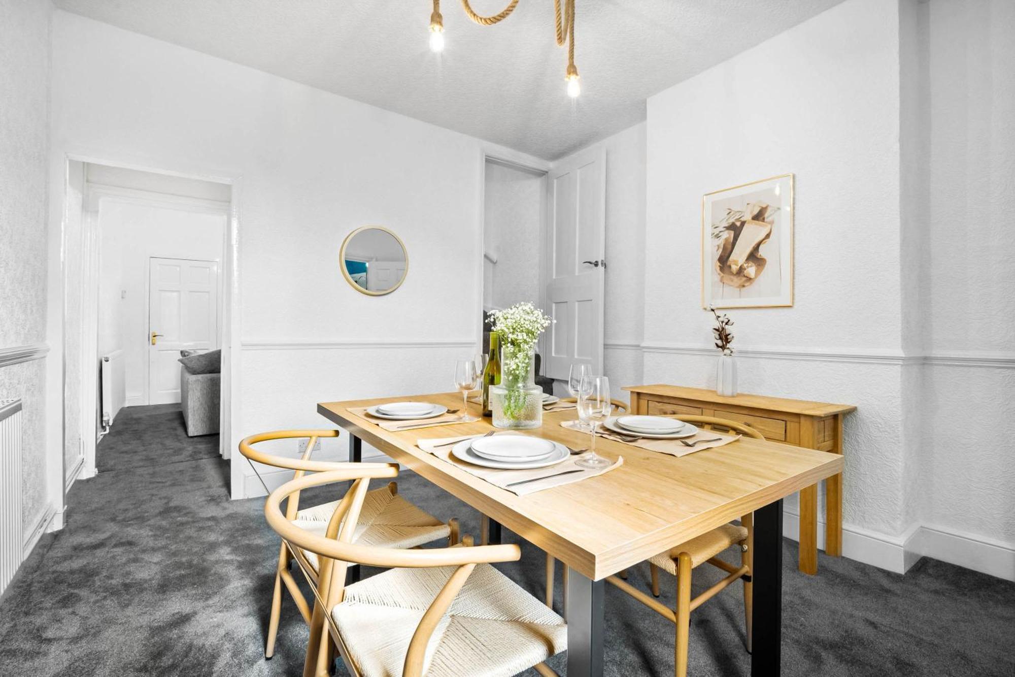 Stylish 3 Bedroom House - 6 Guests - Garden - Parking - Netflix - Wifi - 17M Бирмингем Экстерьер фото