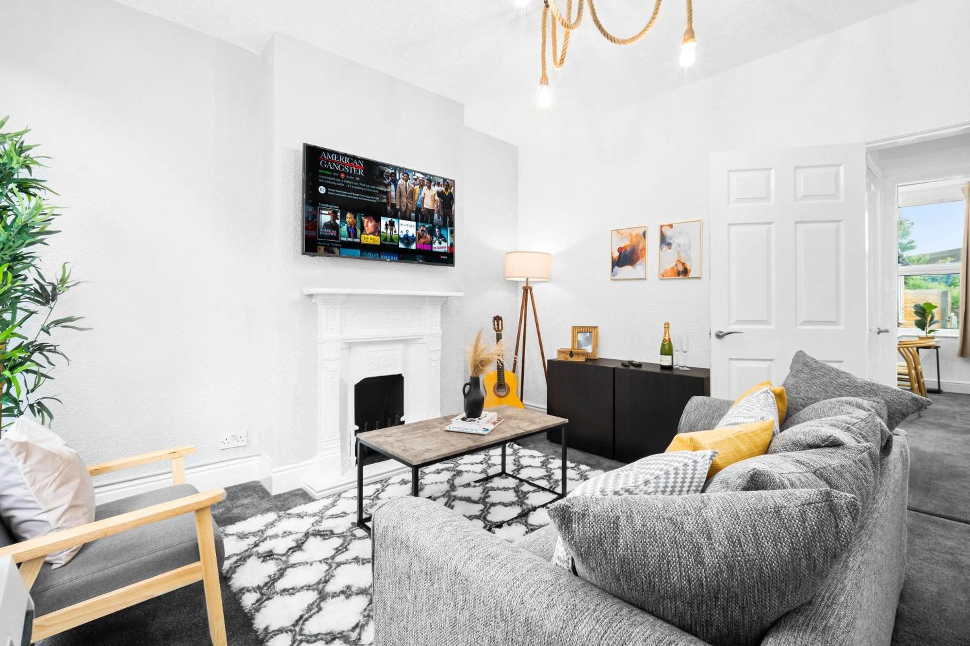 Stylish 3 Bedroom House - 6 Guests - Garden - Parking - Netflix - Wifi - 17M Бирмингем Экстерьер фото